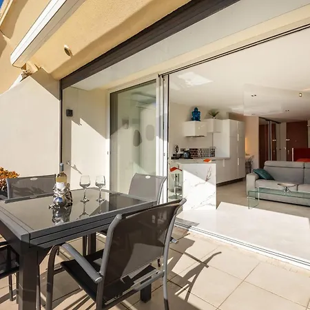 Feriehus Pleasure Heliopolis Terrace- 3 Min From The