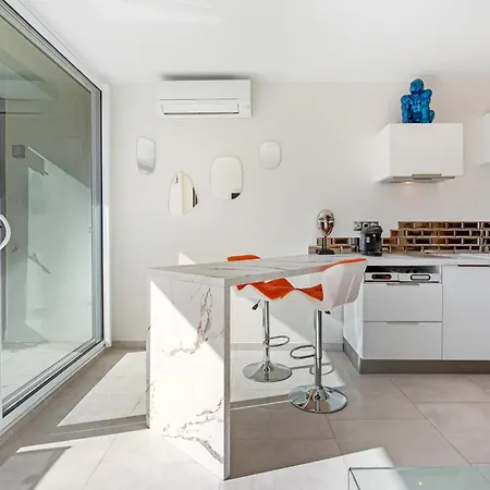 Pleasure Heliopolis Terrace- 3 Min From The Agde