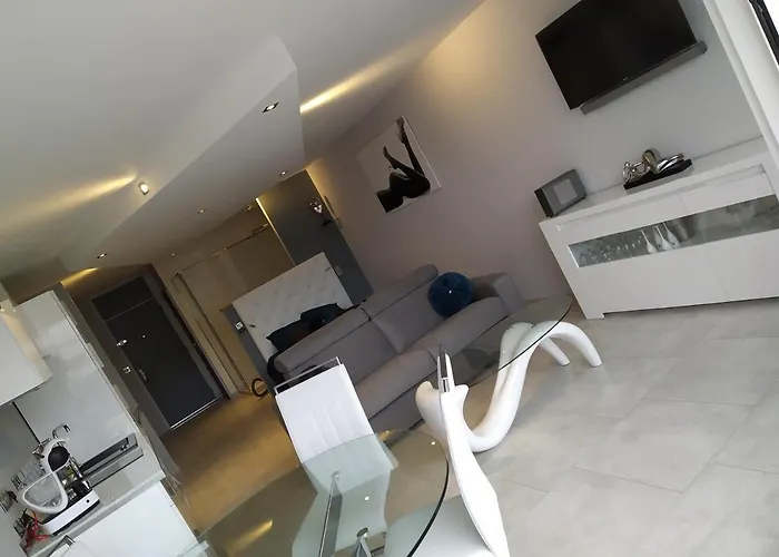 Pleasure Heliopolis Terrace- 3 Min From The * Agde