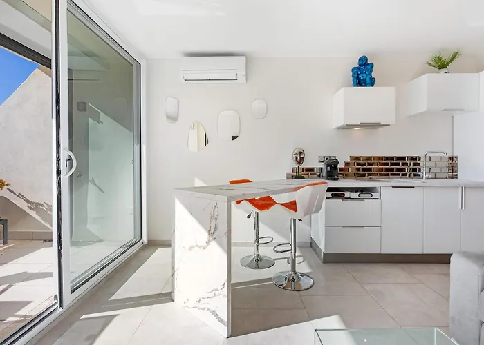 Pleasure Heliopolis Terrace- 3 Min From The Agde